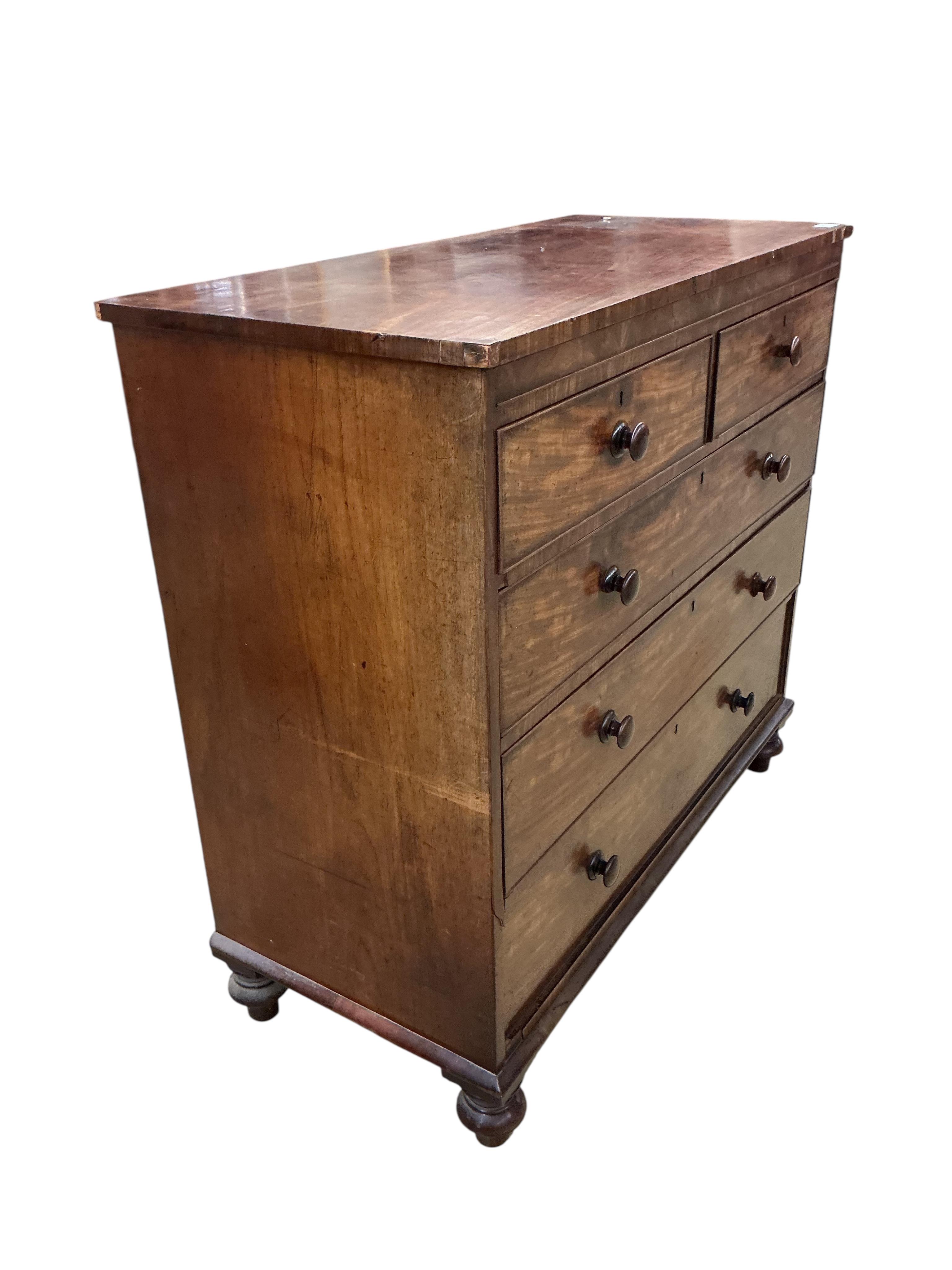 An early Victorian mahogany chest of drawers, width 106cm, depth 54cm, height 99cm